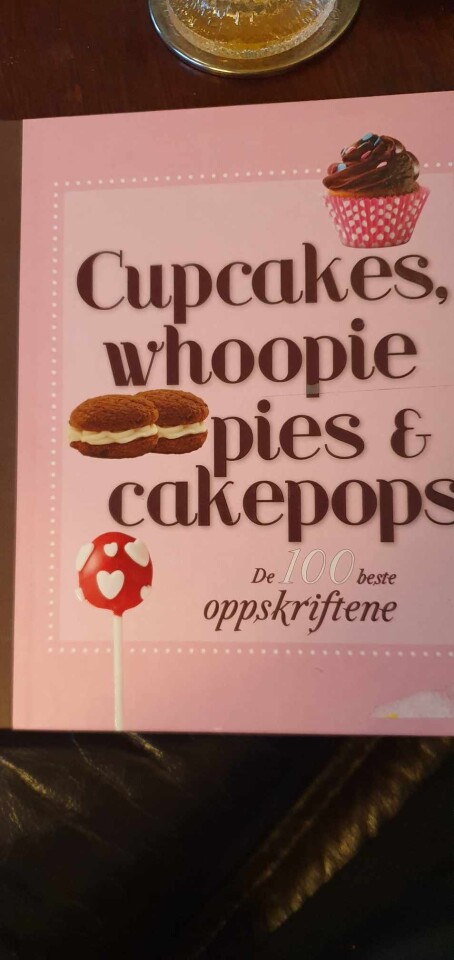 Cupcakes, whoopie pies & cakepops