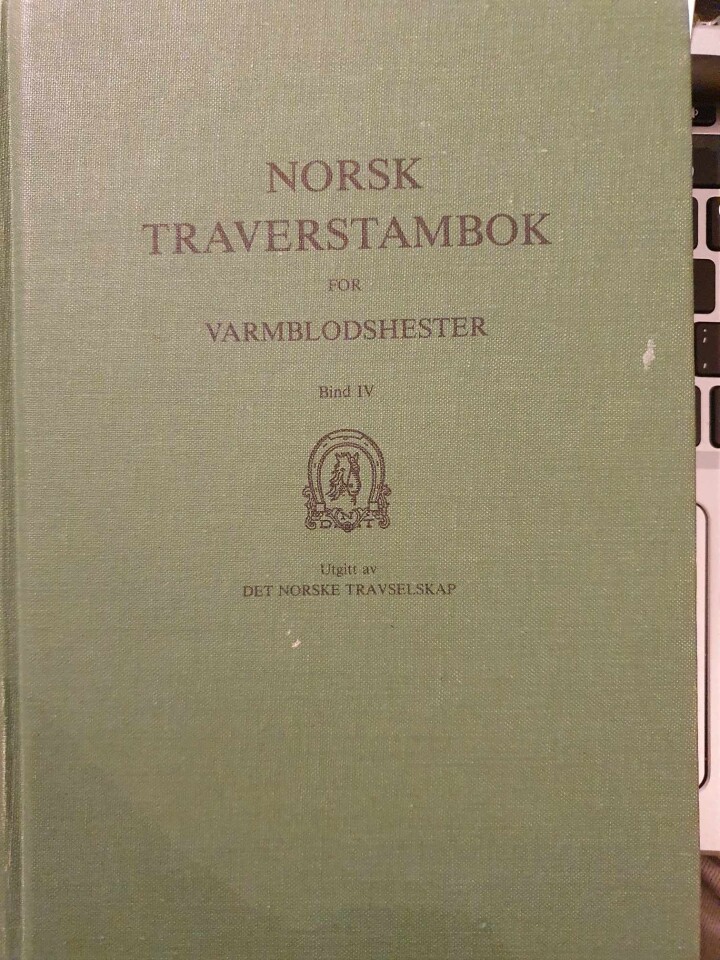 Norsk traverstambok for varmblodshester bind IV