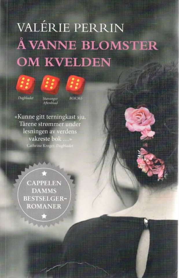 Å vanne blomster om kvelden