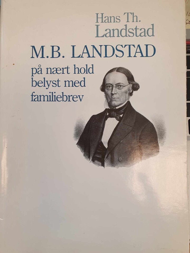 M. B. Landstad på nært hold belyst med familiebrev